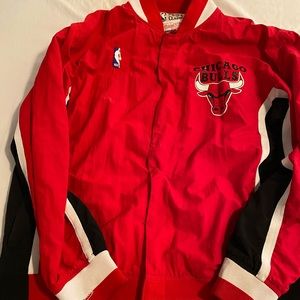 Throwback Mitchel&ness Bulls warm up jacket